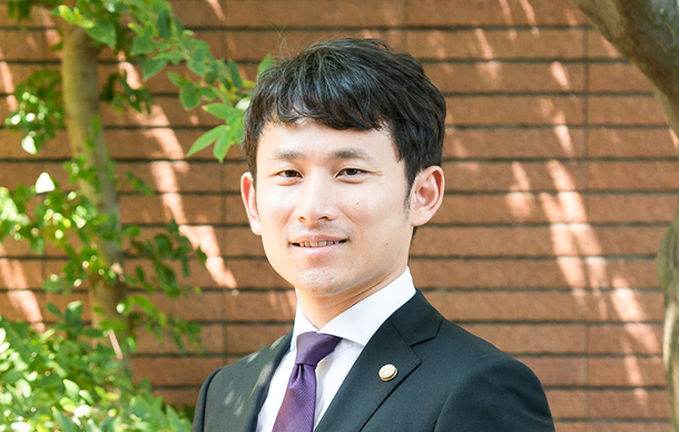 代表弁護士　守田 佑介
